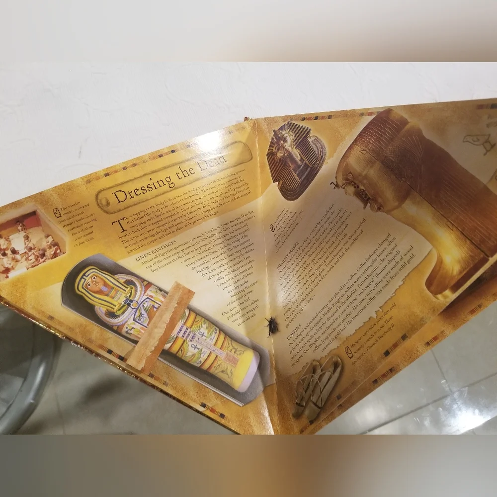 Pyramids And Mummies Book - Picture 5 of 7